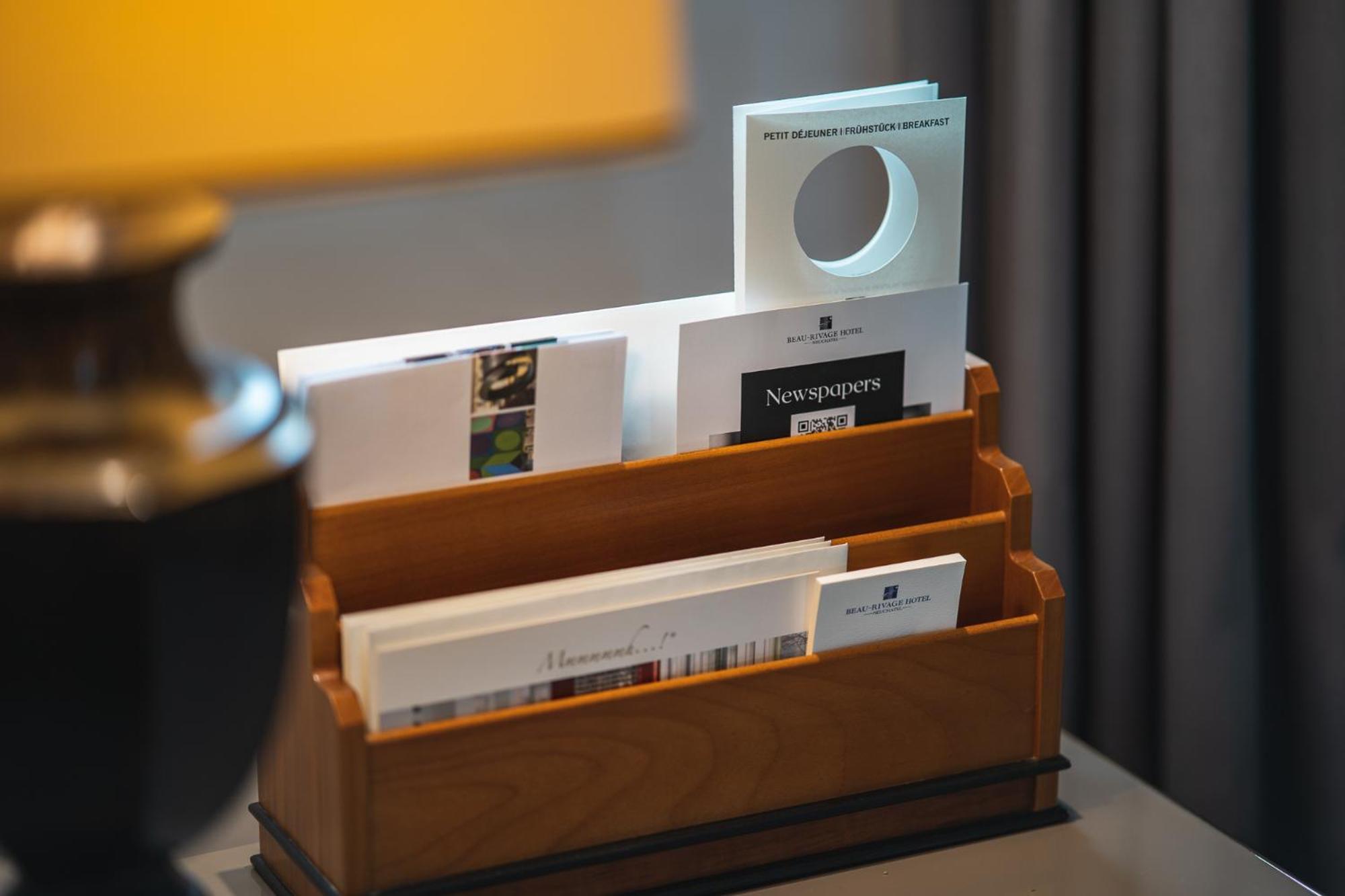 Beau Rivage Hotel Neuchâtel Dış mekan fotoğraf A magazine rack