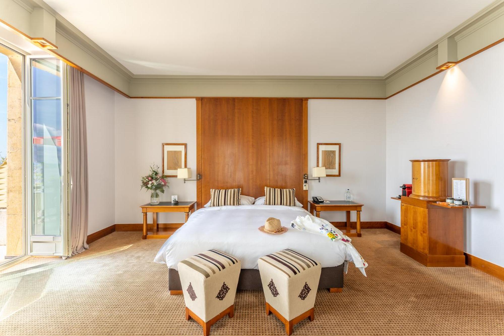 Beau Rivage Hotel Neuchâtel Dış mekan fotoğraf A bedroom at the hotel