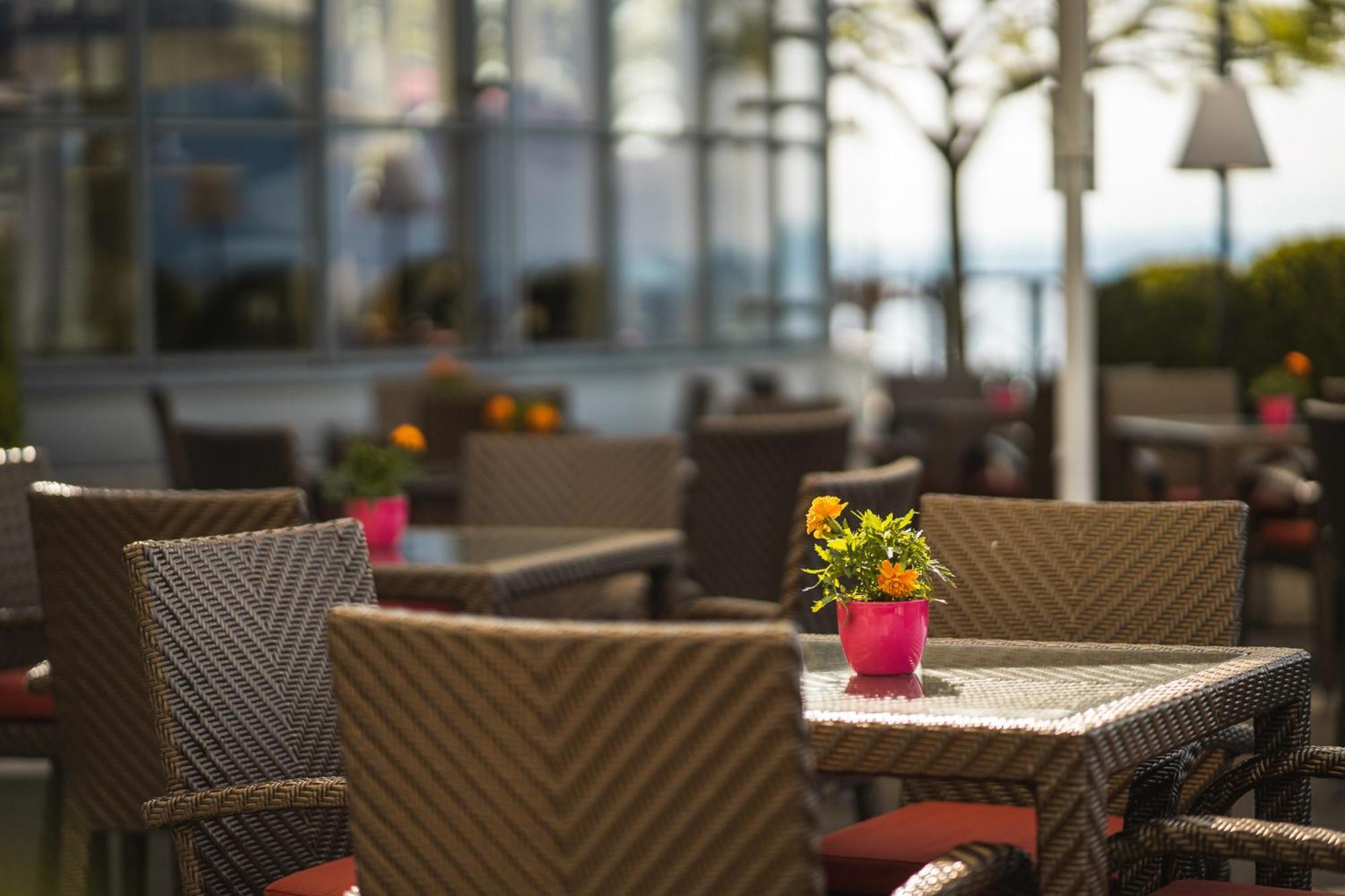 Beau Rivage Hotel Neuchâtel Dış mekan fotoğraf The Terrace