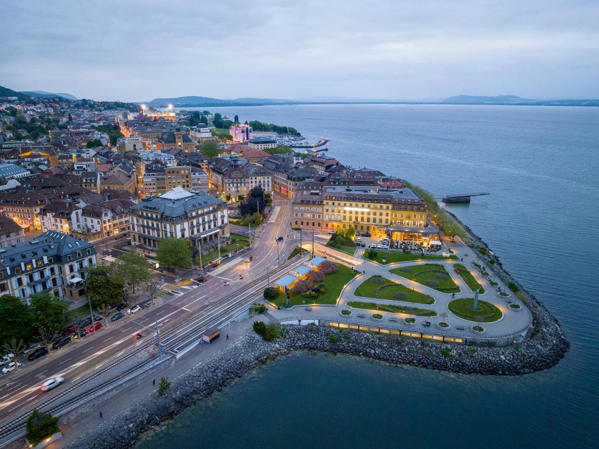 Beau Rivage Hotel Neuchâtel Dış mekan fotoğraf Aerial view of the town