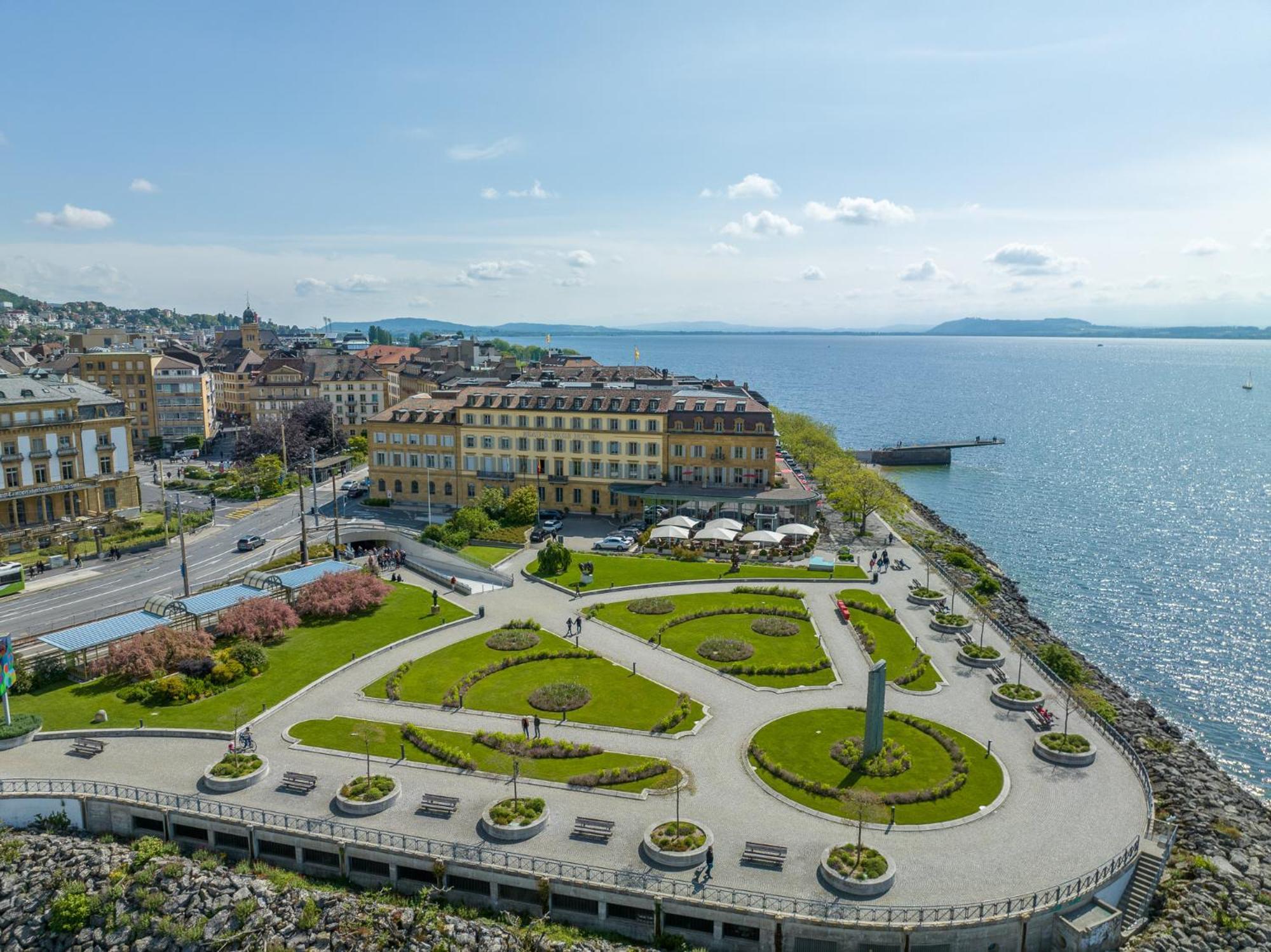 Beau Rivage Hotel Neuchâtel Dış mekan fotoğraf Aerial view of the square