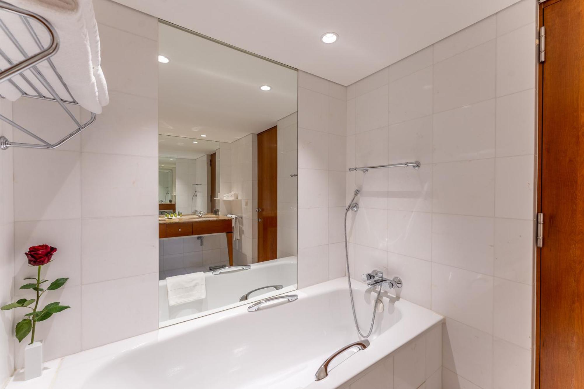 Beau Rivage Hotel Neuchâtel Dış mekan fotoğraf Bathroom