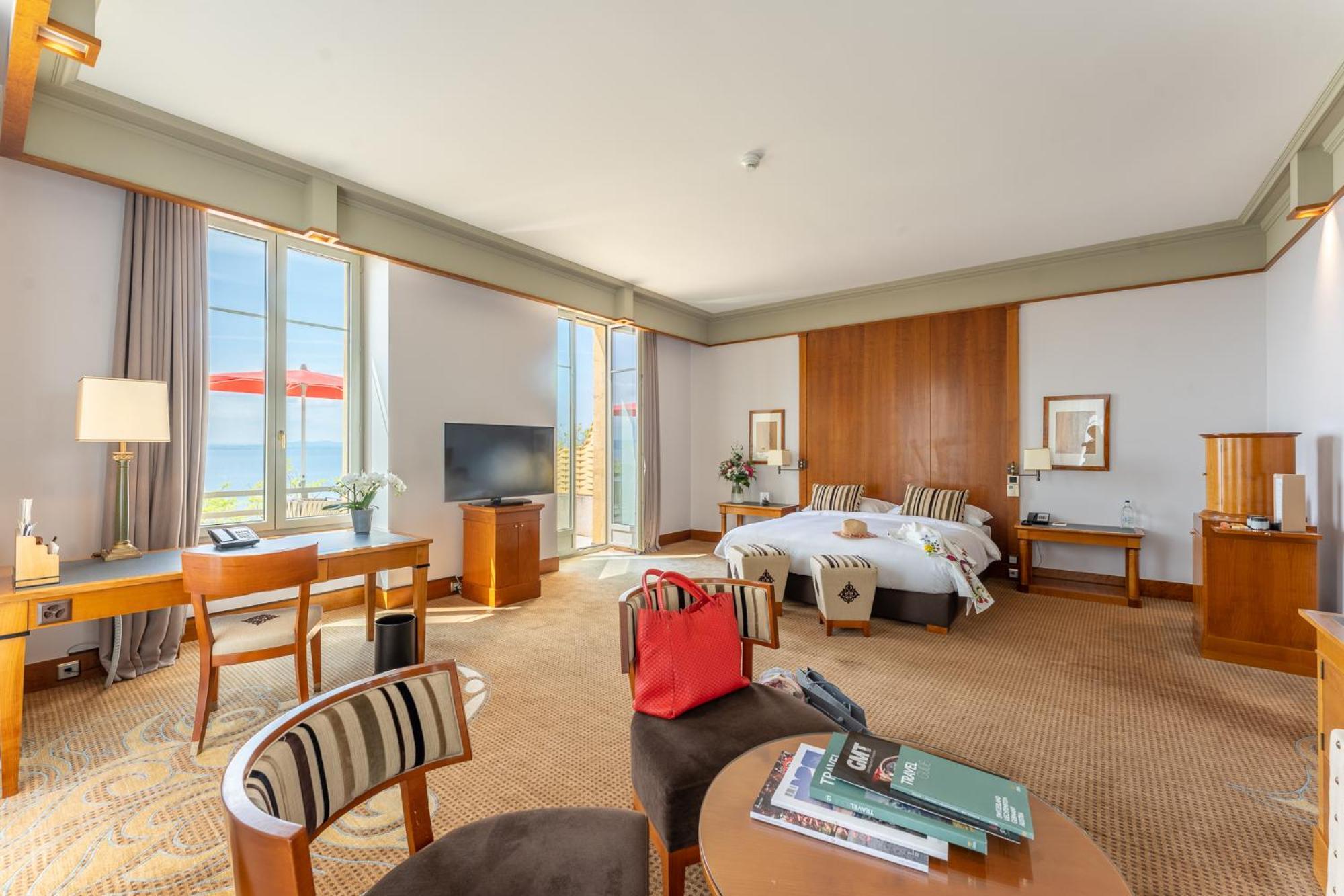 Beau Rivage Hotel Neuchâtel Dış mekan fotoğraf A suite at the hotel