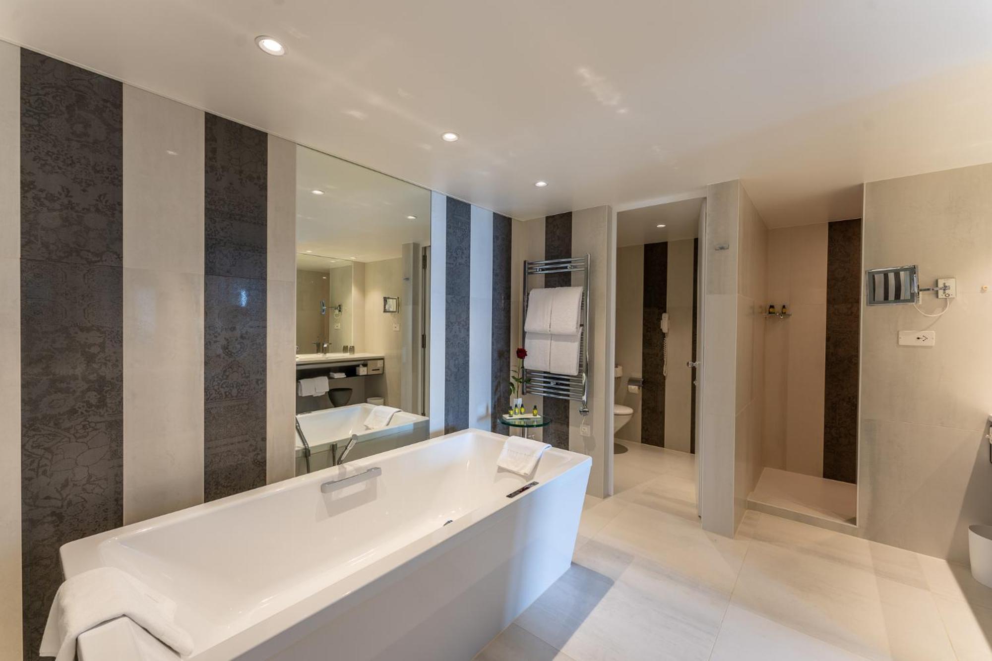 Beau Rivage Hotel Neuchâtel Dış mekan fotoğraf Bathroom