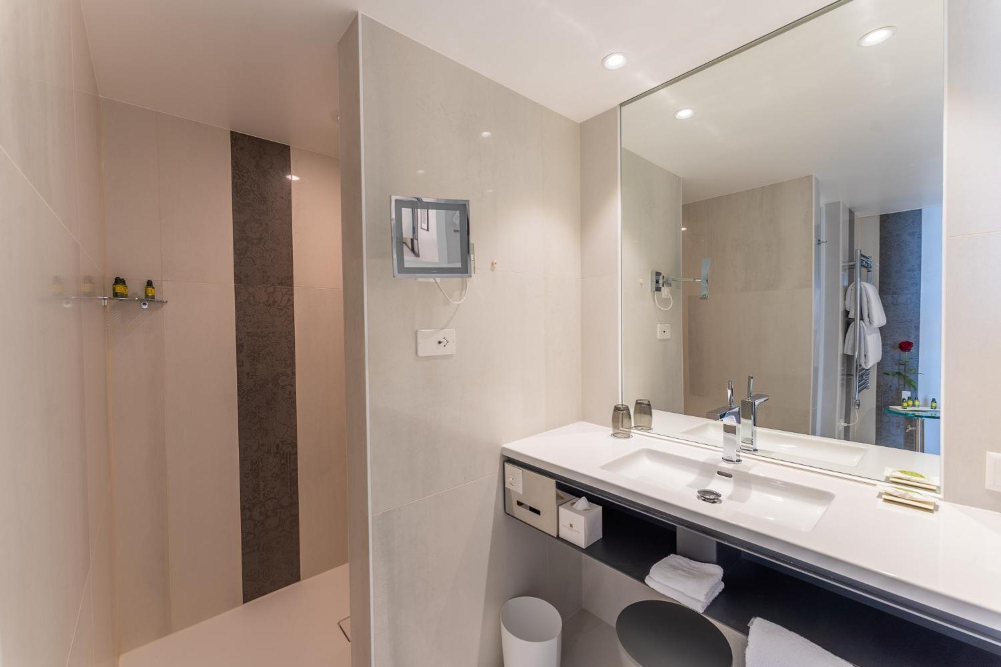 Beau Rivage Hotel Neuchâtel Dış mekan fotoğraf Bathroom