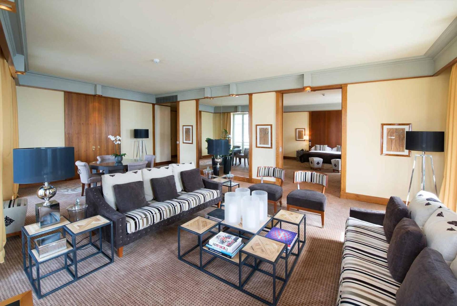 Beau Rivage Hotel Neuchâtel Dış mekan fotoğraf The living room of a suite at the InterContinental London The O2